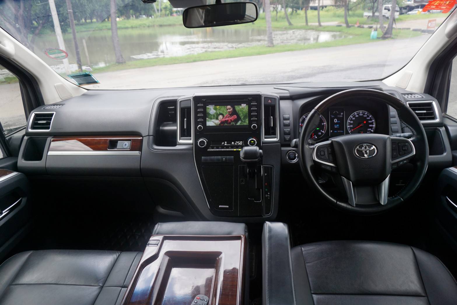 2019 Toyota Majesty 2.8 Grande