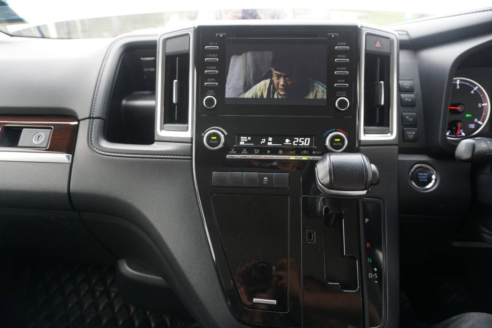 2019 Toyota Majesty 2.8 Grande
