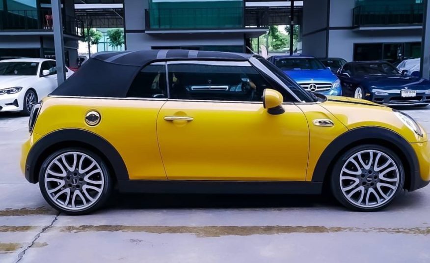 2017 MINI COOPERS CONVERTIBLE F57