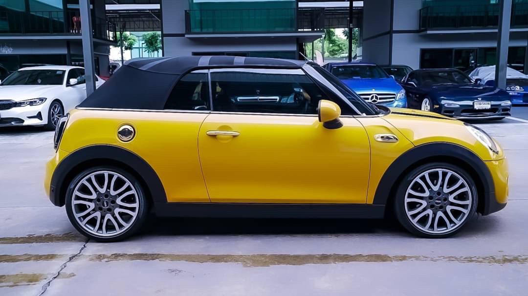 2017 MINI COOPERS CONVERTIBLE F57