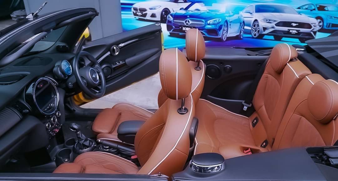 2017 MINI COOPERS CONVERTIBLE F57