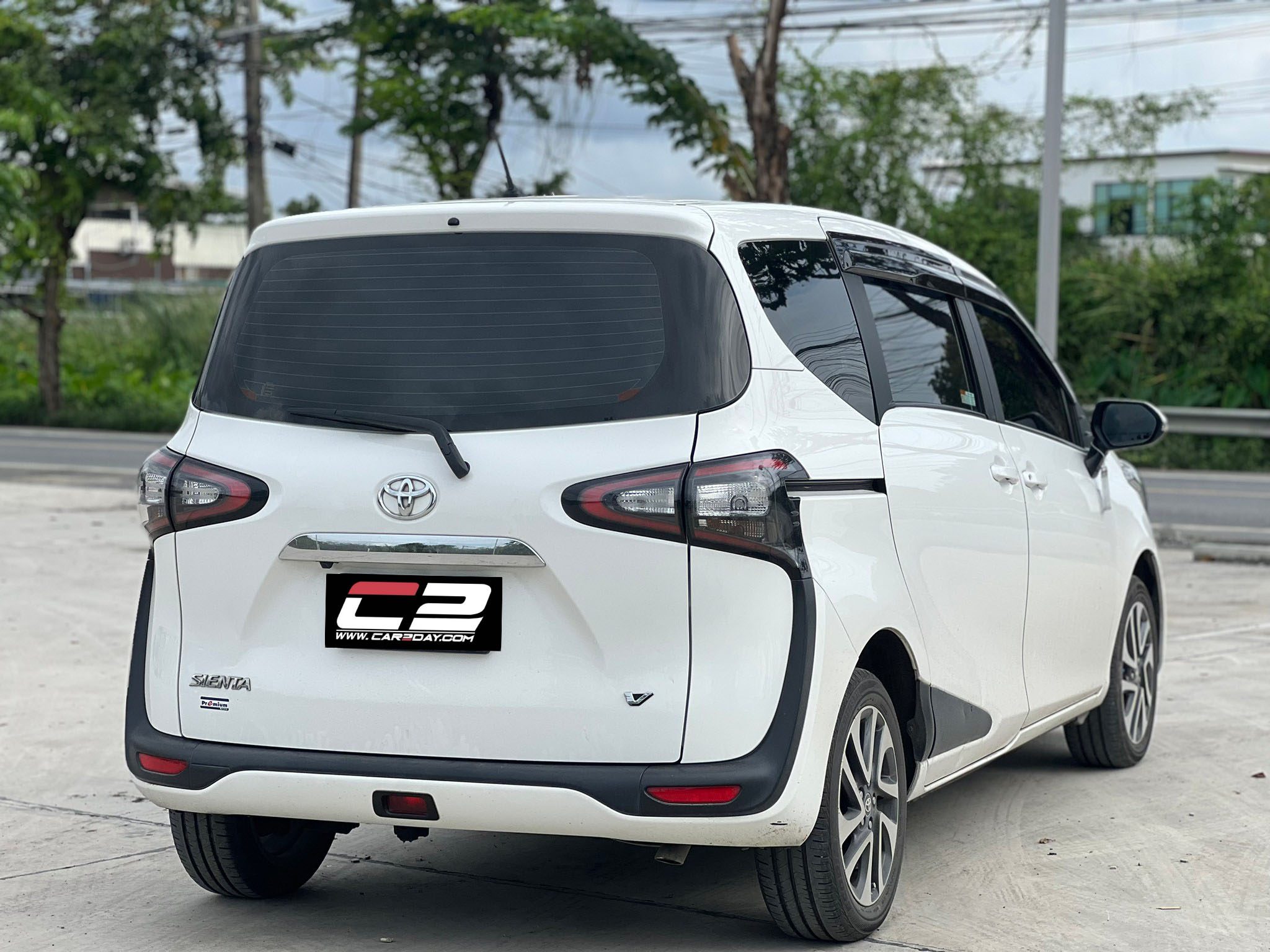2019 TOYOA SIENTA 1.5V