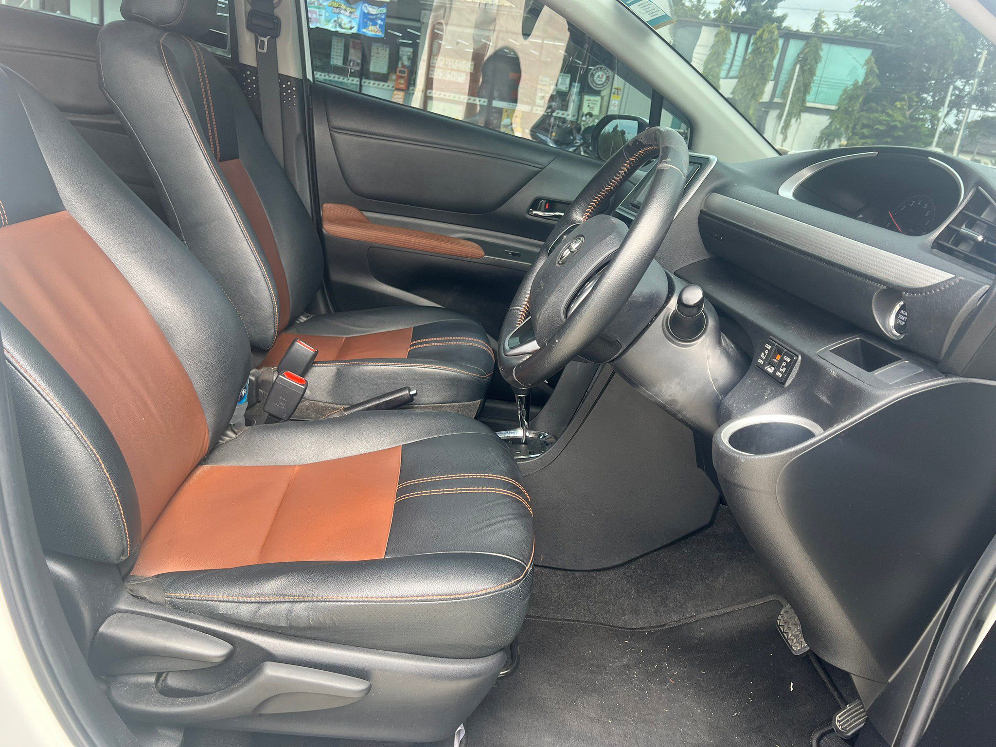 2019 TOYOA SIENTA 1.5V