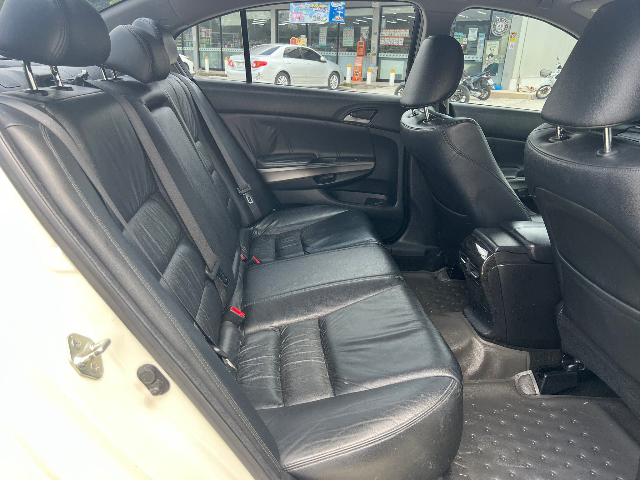 2011 HONDA ACCORD 2.4EL i-VTEC SA 5sp (Navi)