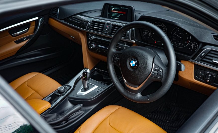 2018 BMW 320d LUXURY