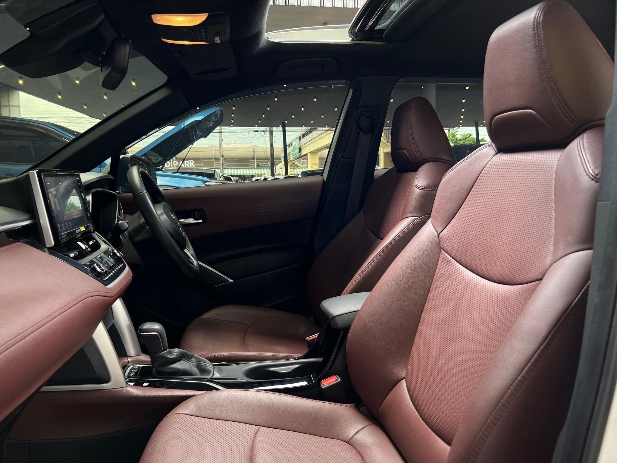 2020 Toyota Cross 1.8 Hybrid Premium Safety