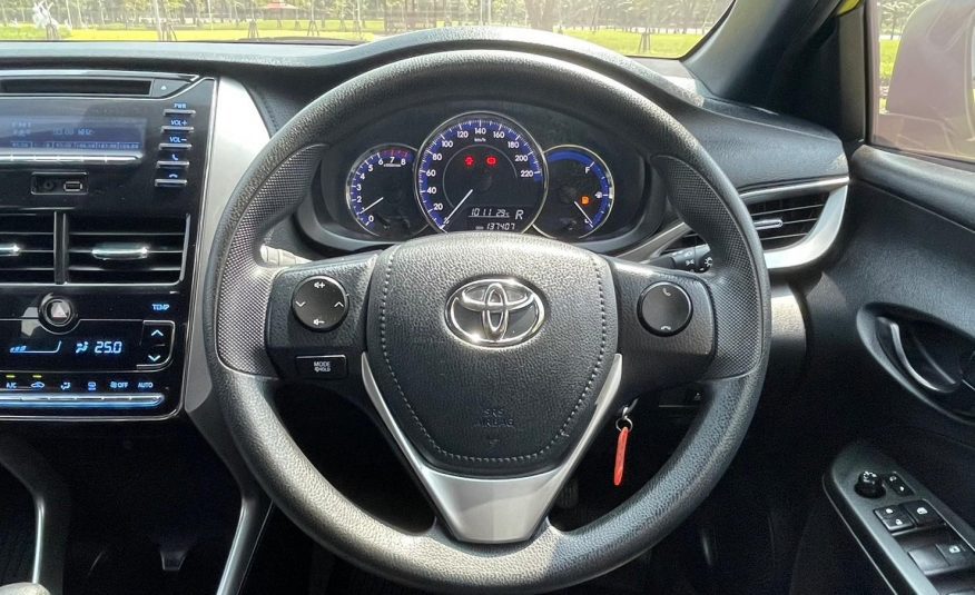 TOYOTA YARIS 1.2 E AT