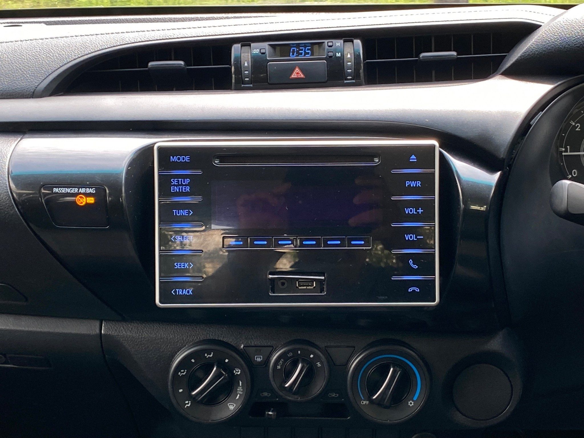 2019 TOYOTA REVO SMARTCAB 2.4 ENTRY MT