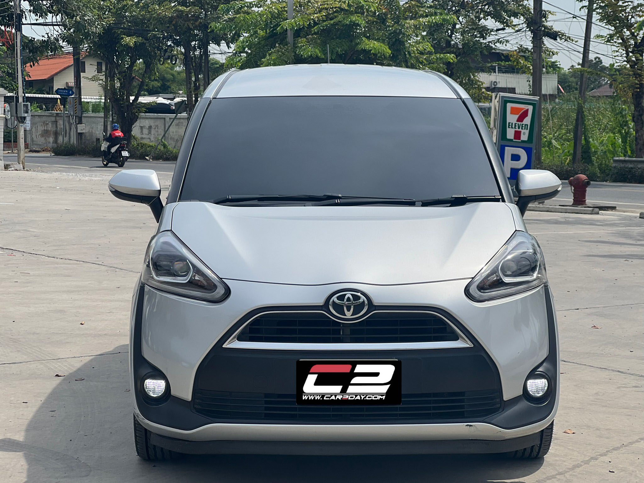 2017 TOYOTA SIENTA 1.5V