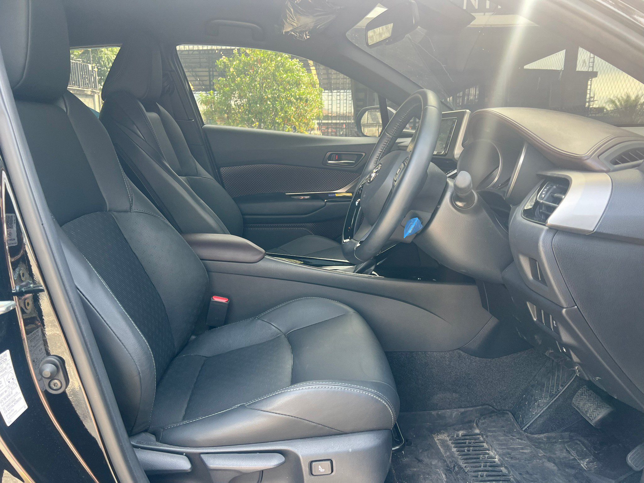2022 TOYOTA CHR Premium Safety E-CVT FWD 1.8i (Hybrid)