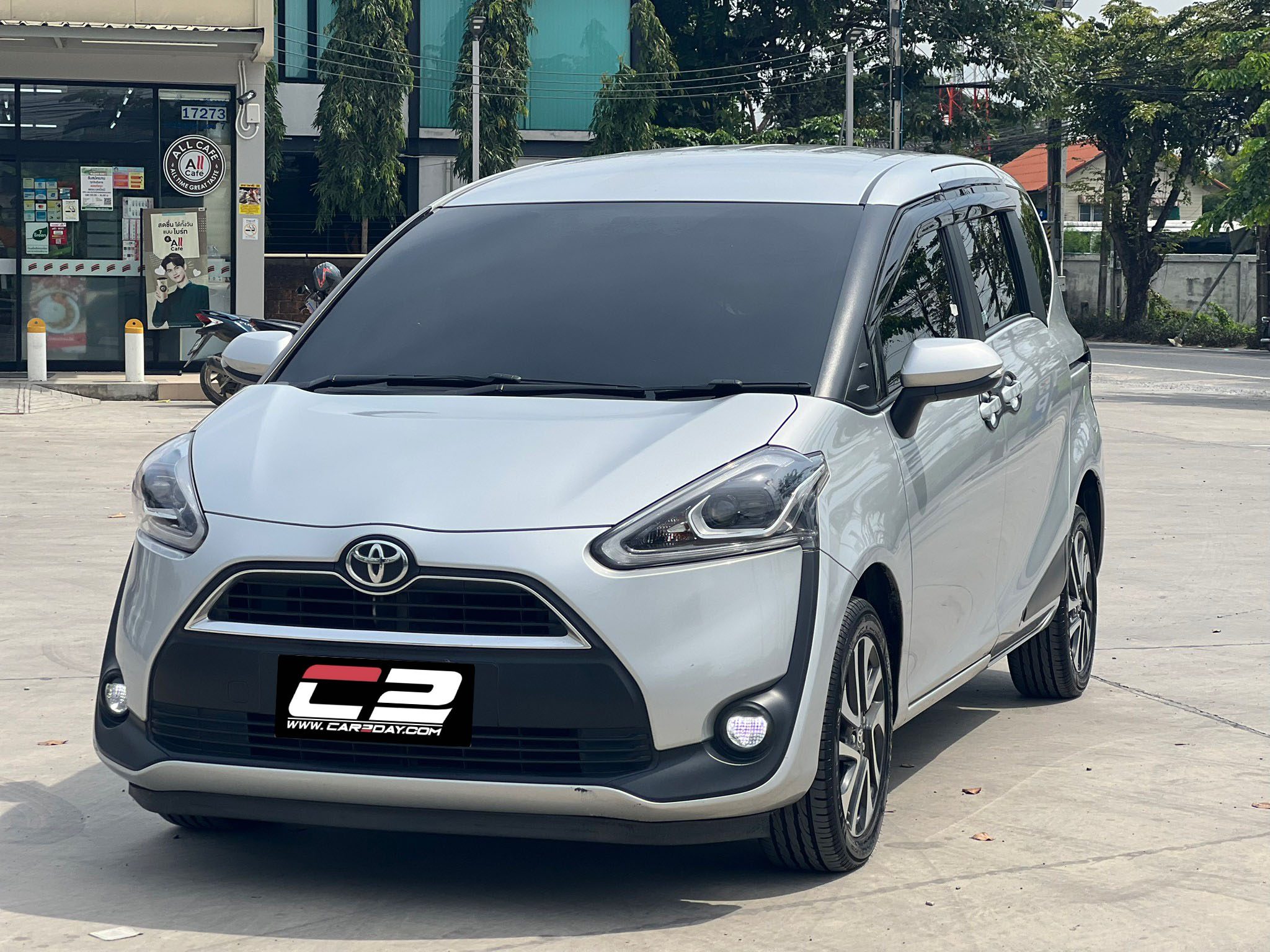 2017 TOYOTA SIENTA 1.5V