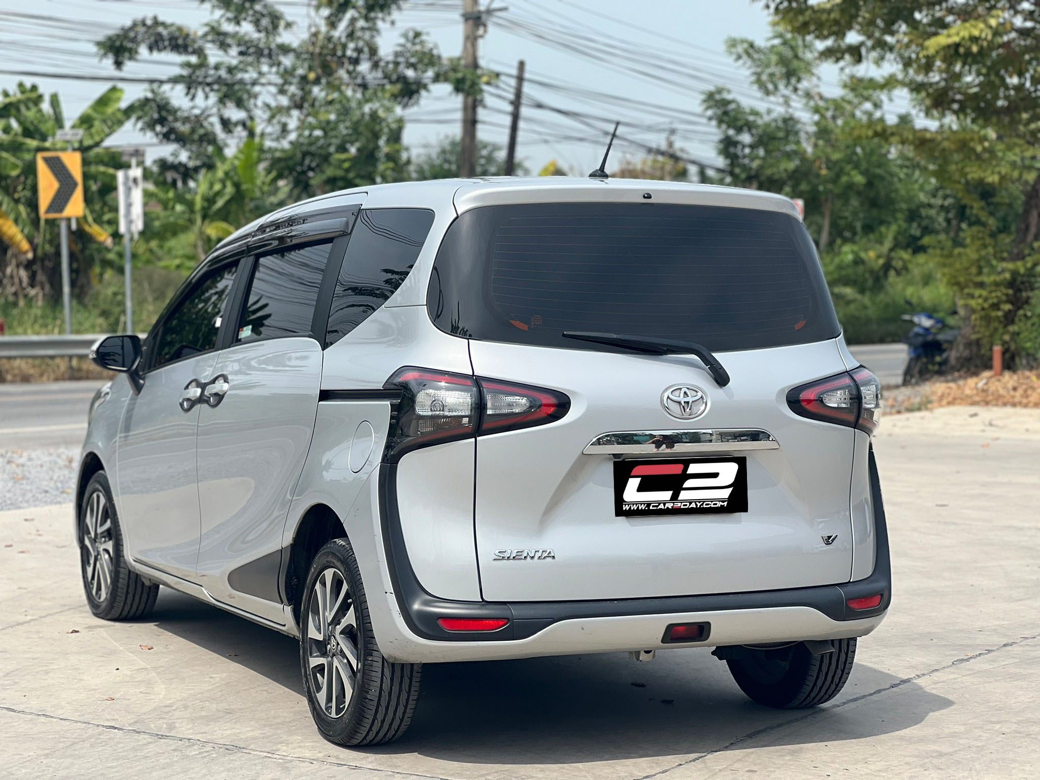 2017 TOYOTA SIENTA 1.5V