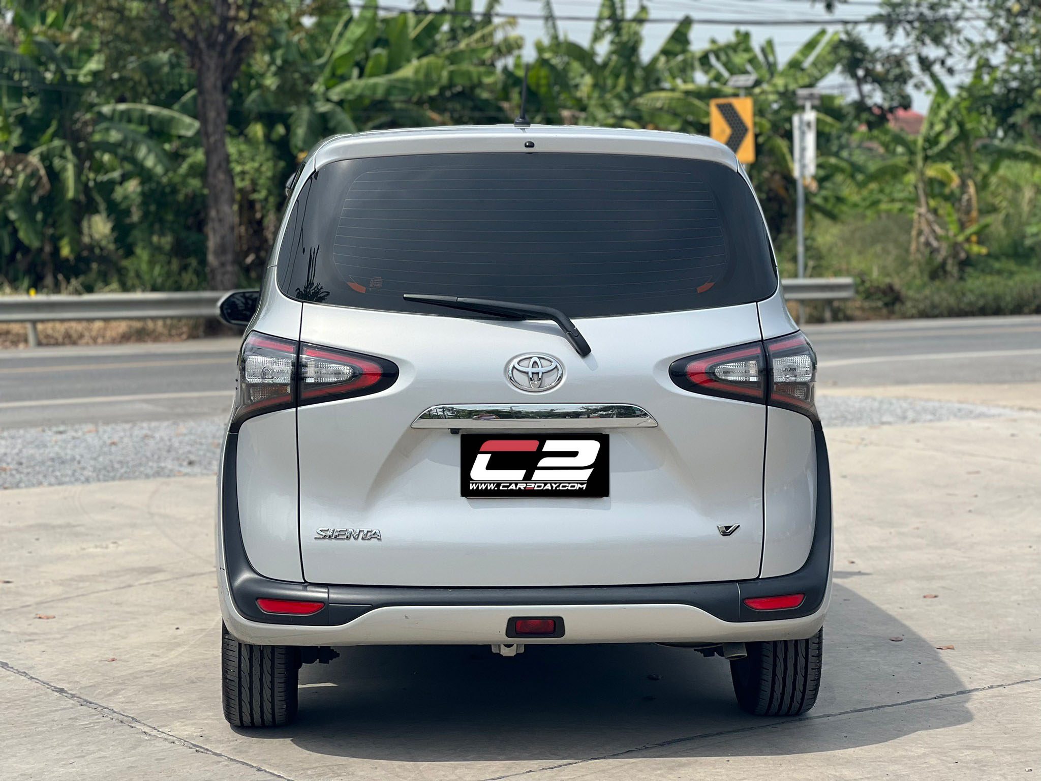 2017 TOYOTA SIENTA 1.5V