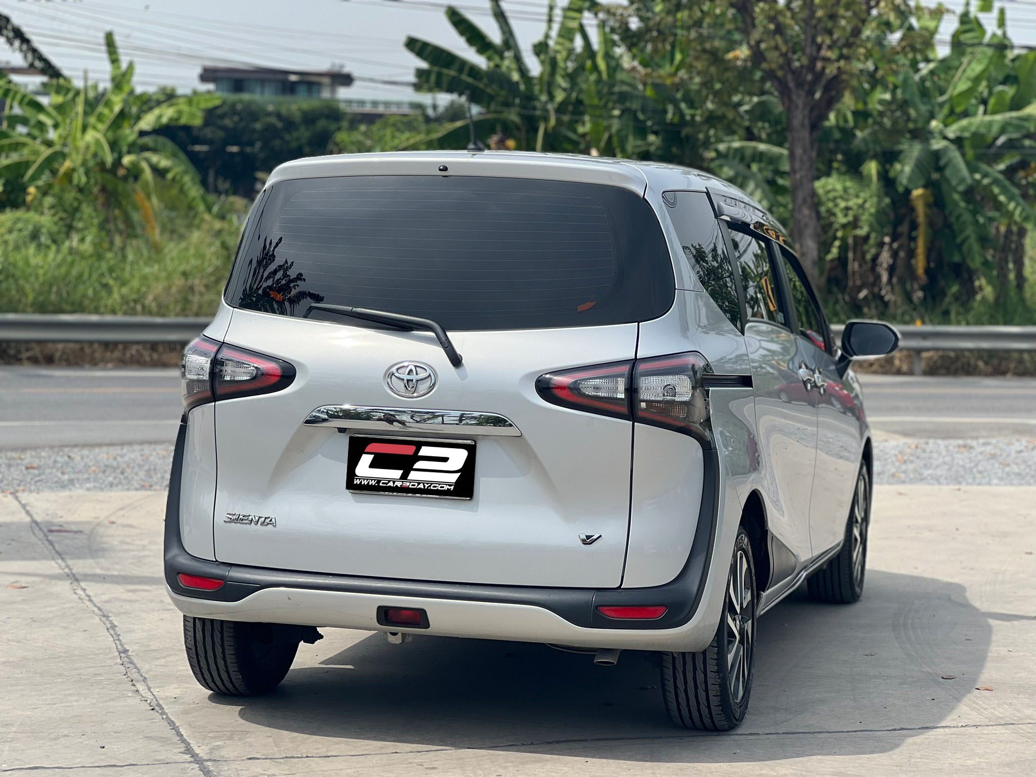 2017 TOYOTA SIENTA 1.5V