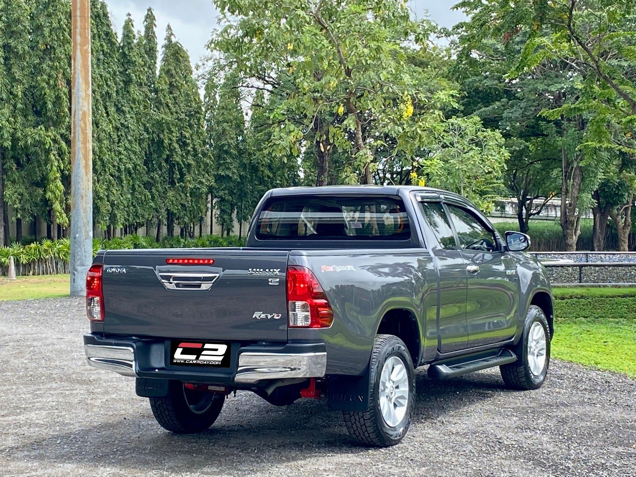 TOYOTA REVO SMARTCAB 2.4 E PRERUNNER