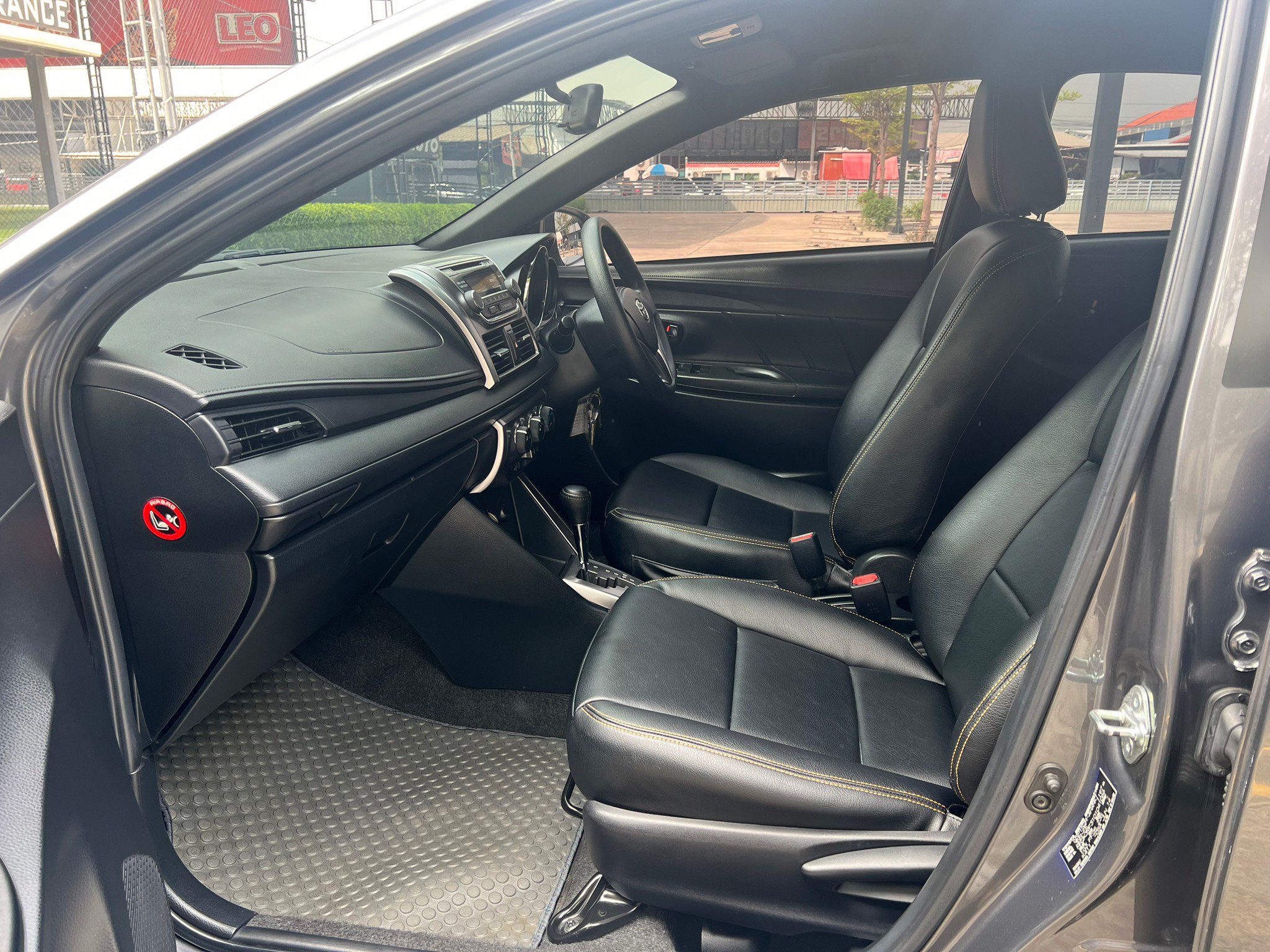 2014 TOYOTA YARIS 1.2E