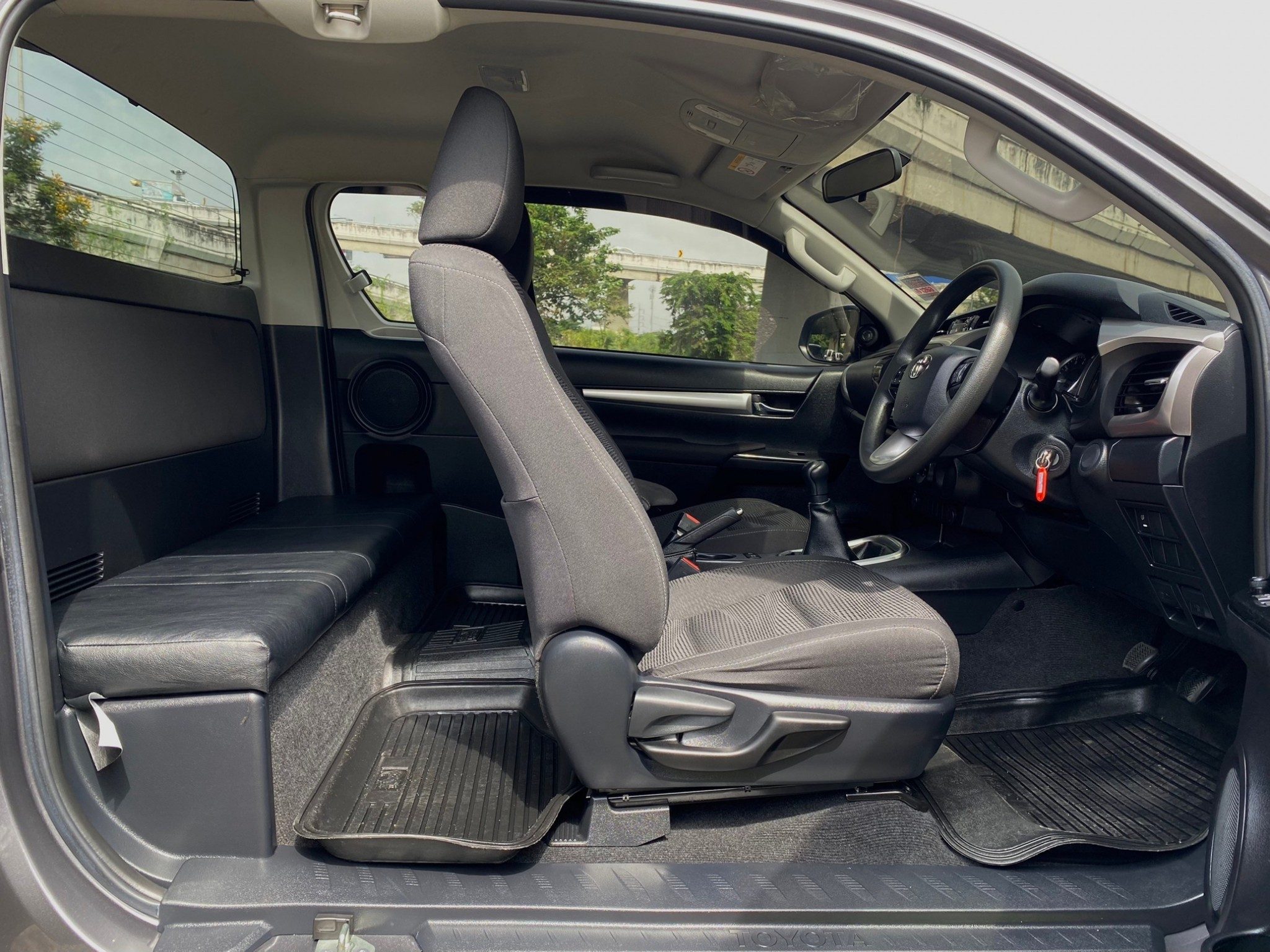 2020 TOYOTA REVO SMARTCAB 2.4 ENTRY PRERUNNER MT