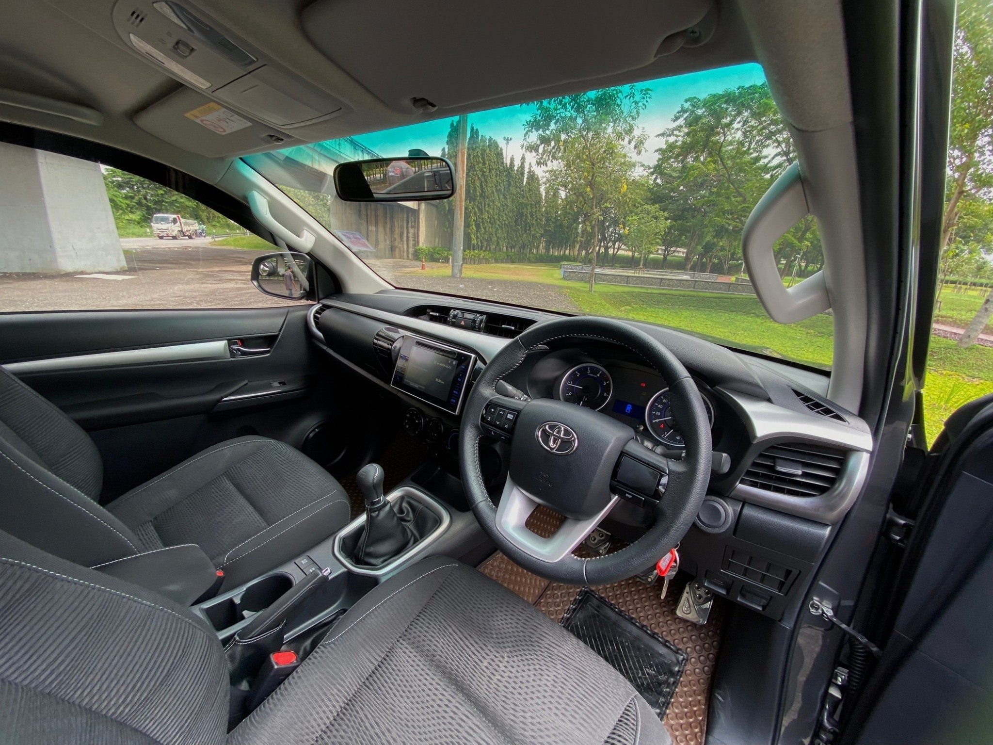 TOYOTA REVO SMARTCAB 2.4 E PRERUNNER