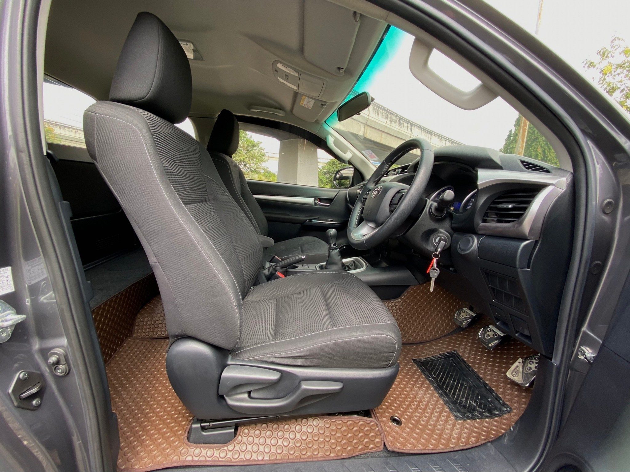 TOYOTA REVO SMARTCAB 2.4 E PRERUNNER