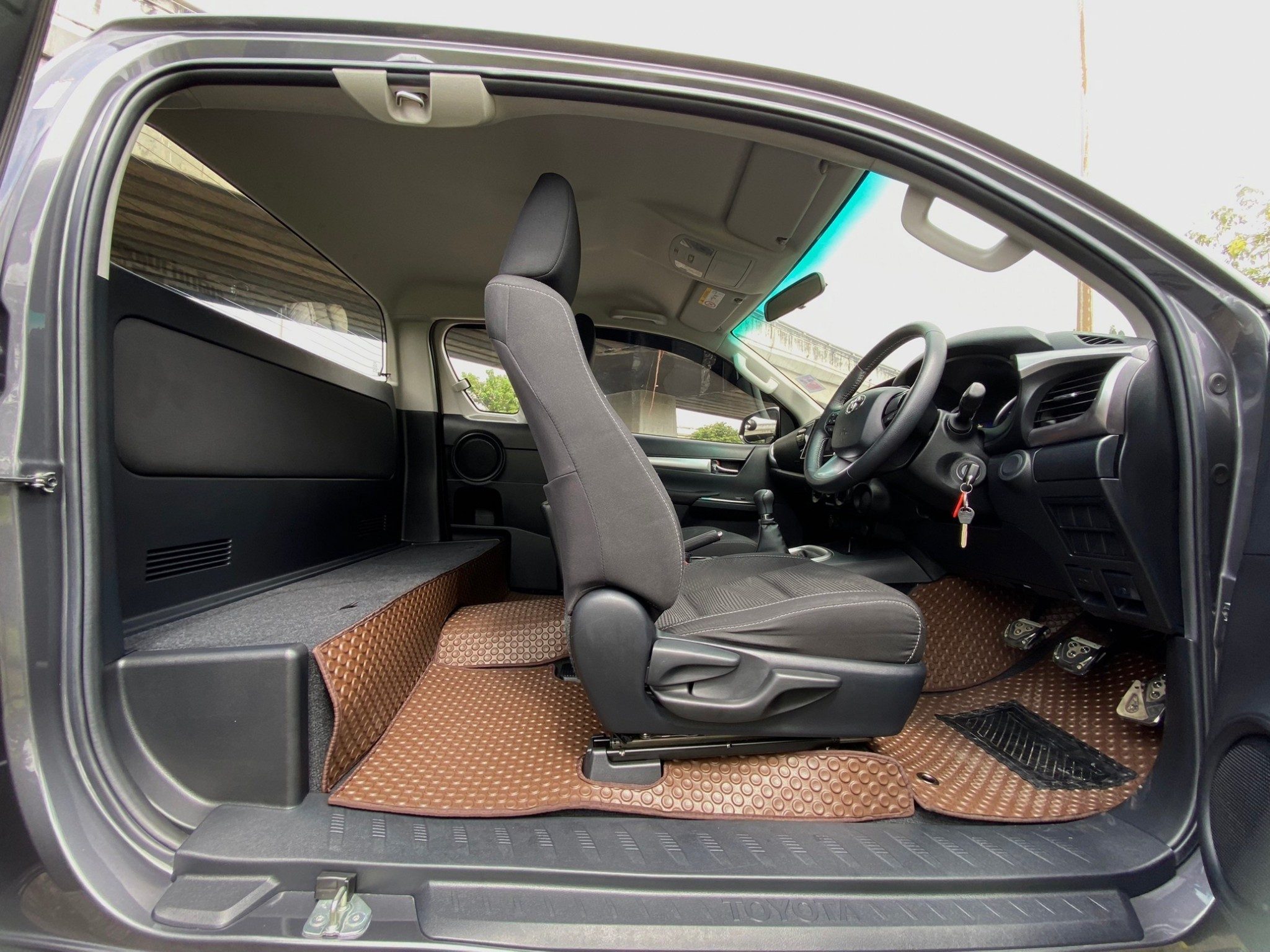 TOYOTA REVO SMARTCAB 2.4 E PRERUNNER