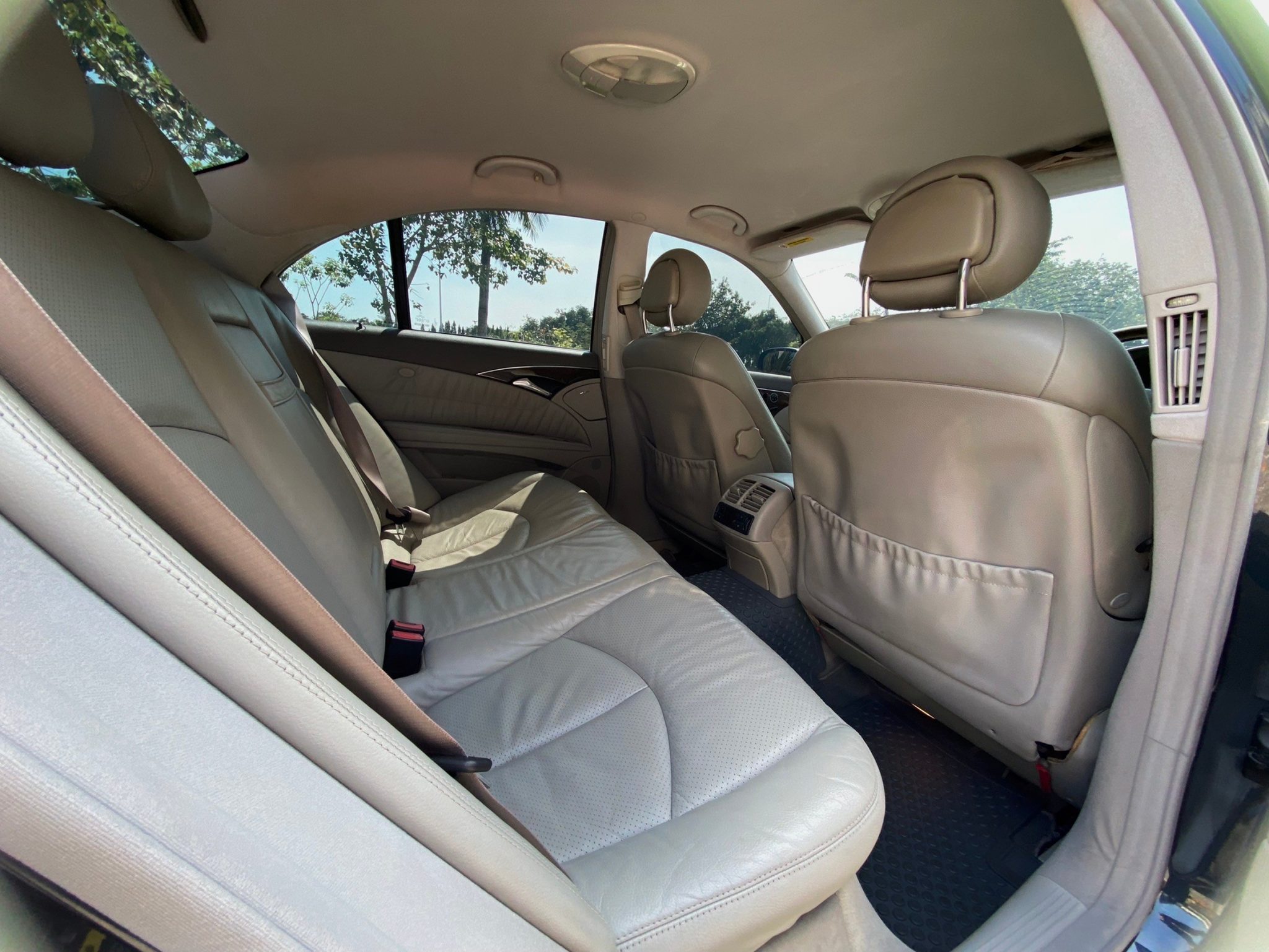 2003 BENZ E240 2.6 AT
