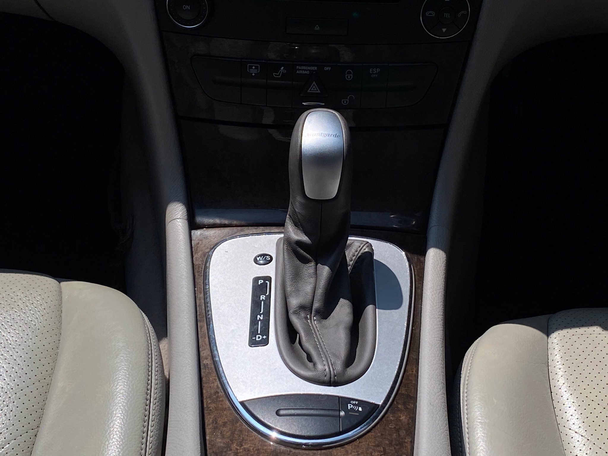2003 BENZ E240 2.6 AT