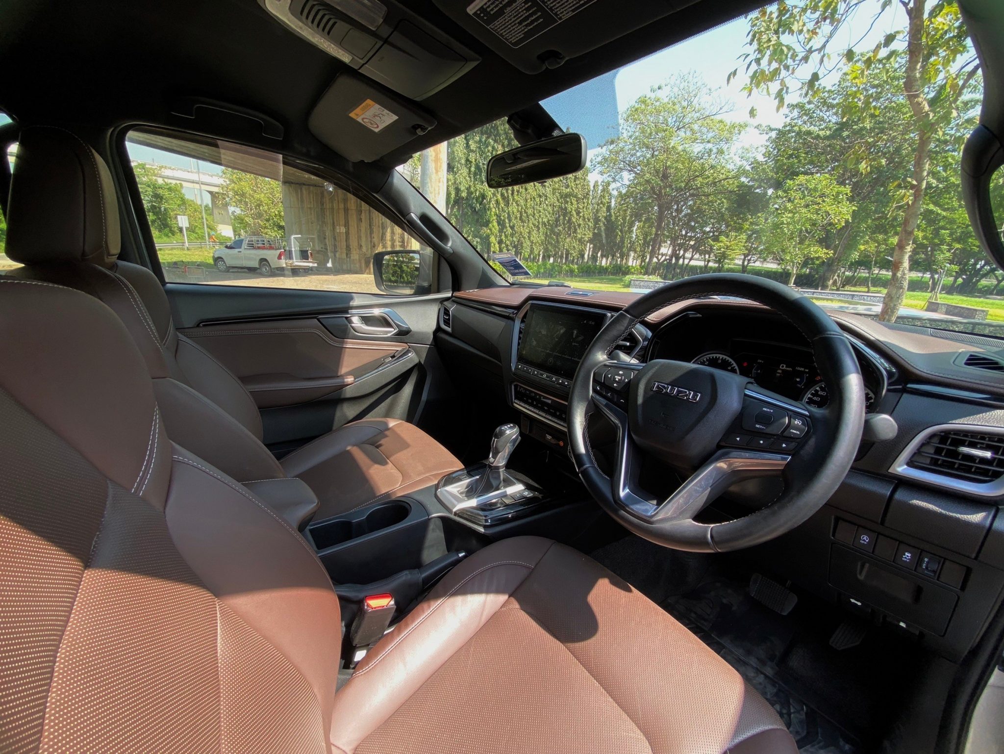 ISUZU DMAX V-CROSS DOUBLE CAB 3.0 M NAVI AT