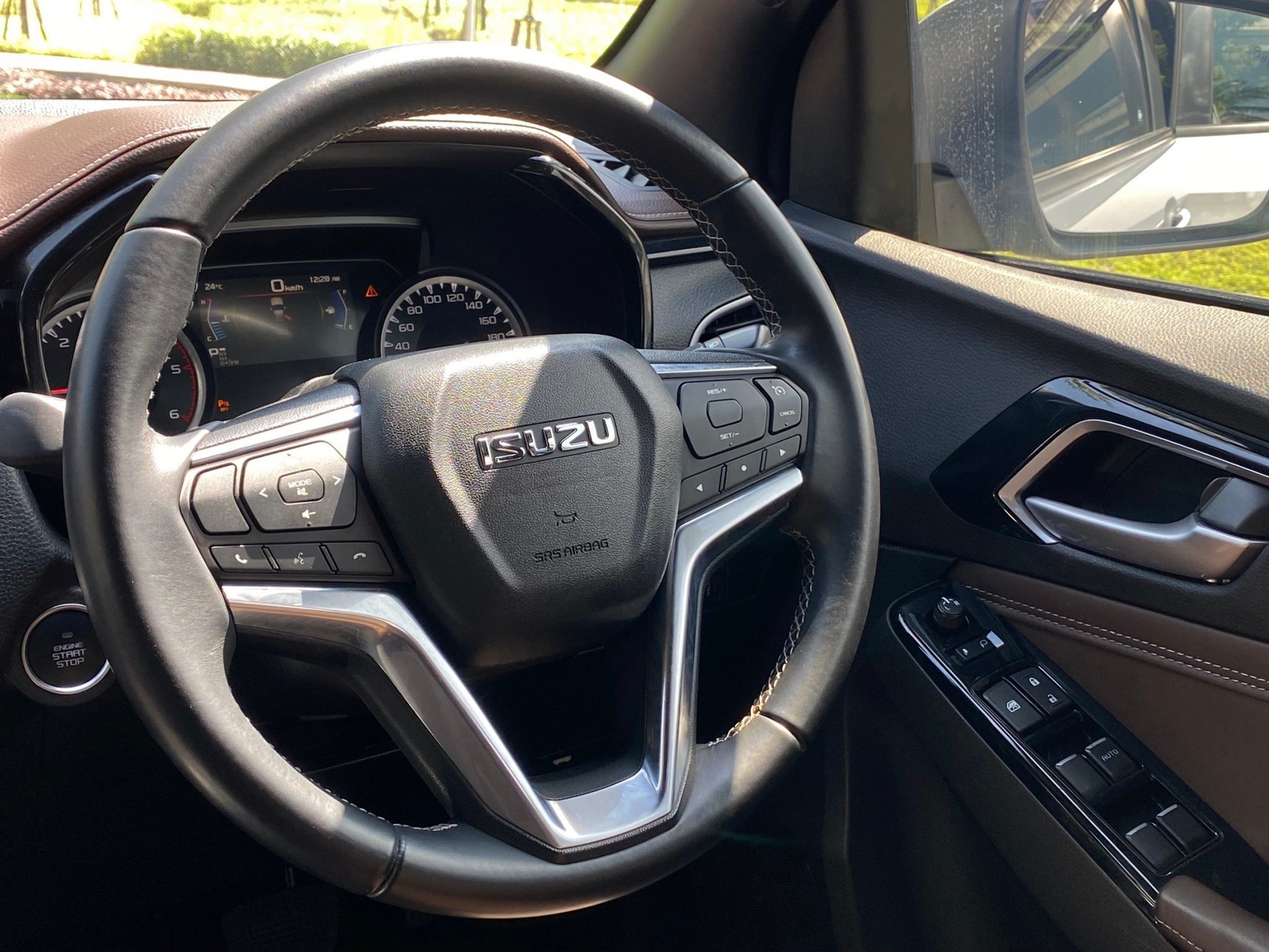 ISUZU DMAX V-CROSS DOUBLE CAB 3.0 M NAVI AT
