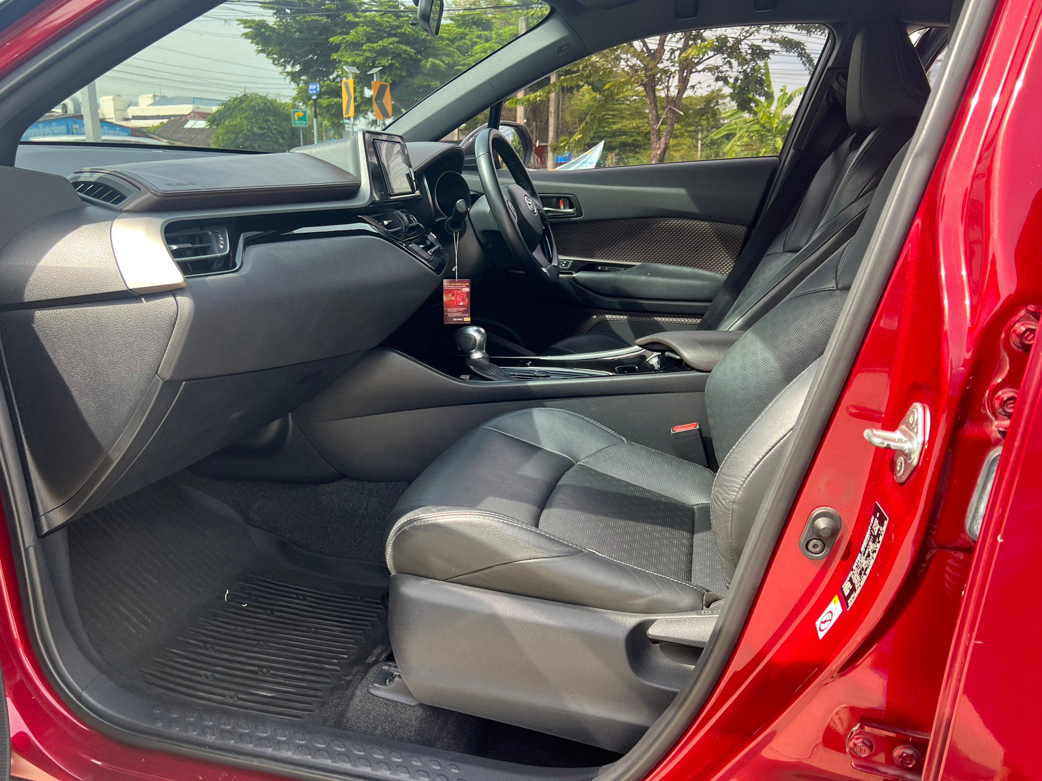 2018 TOYOTA CHR HV Mid  1.8 (Hybrid)