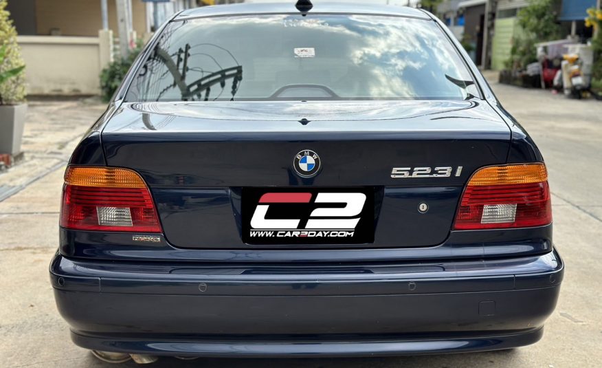 2001 BMW 523ia