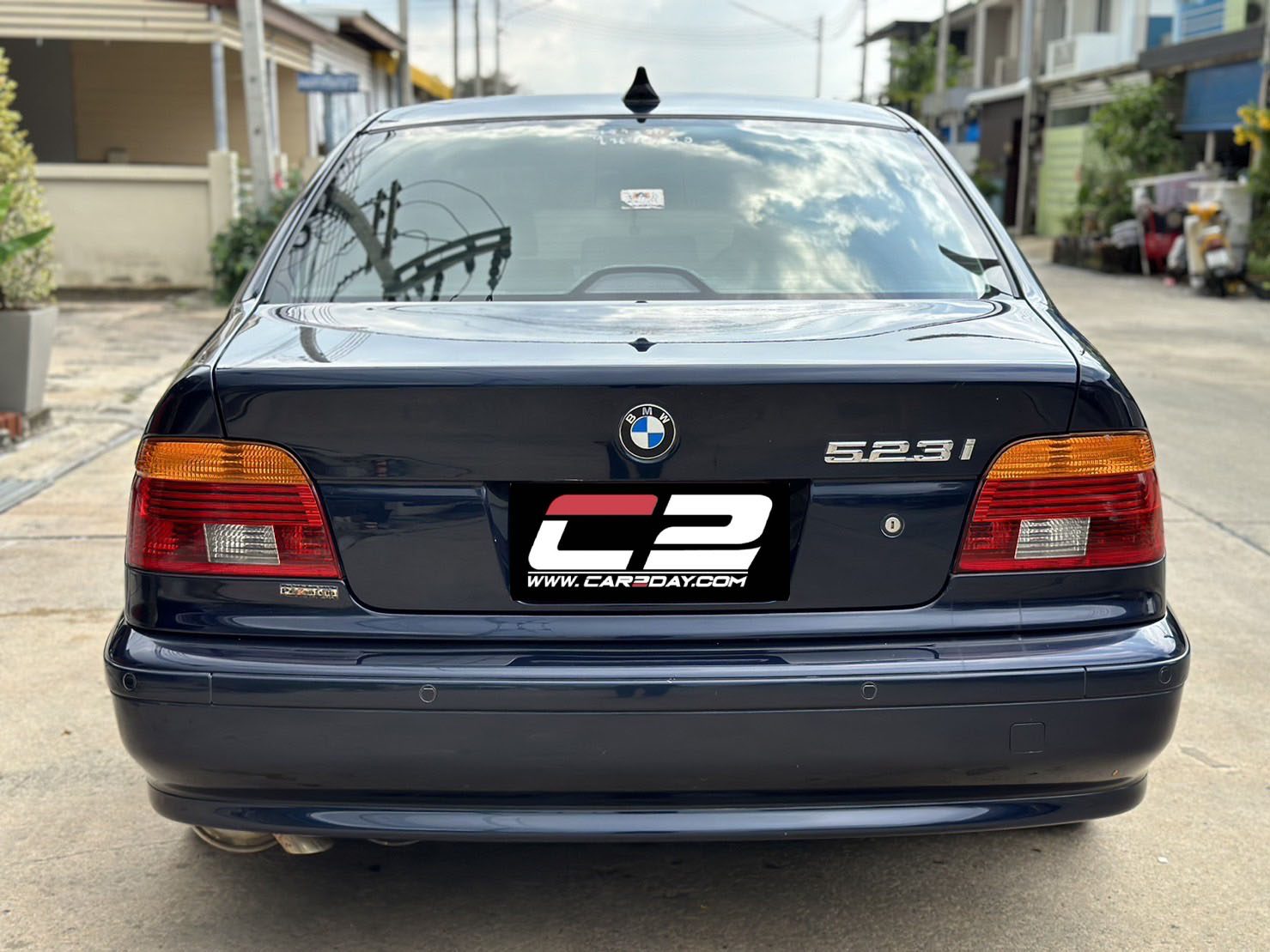 2001 BMW 523ia