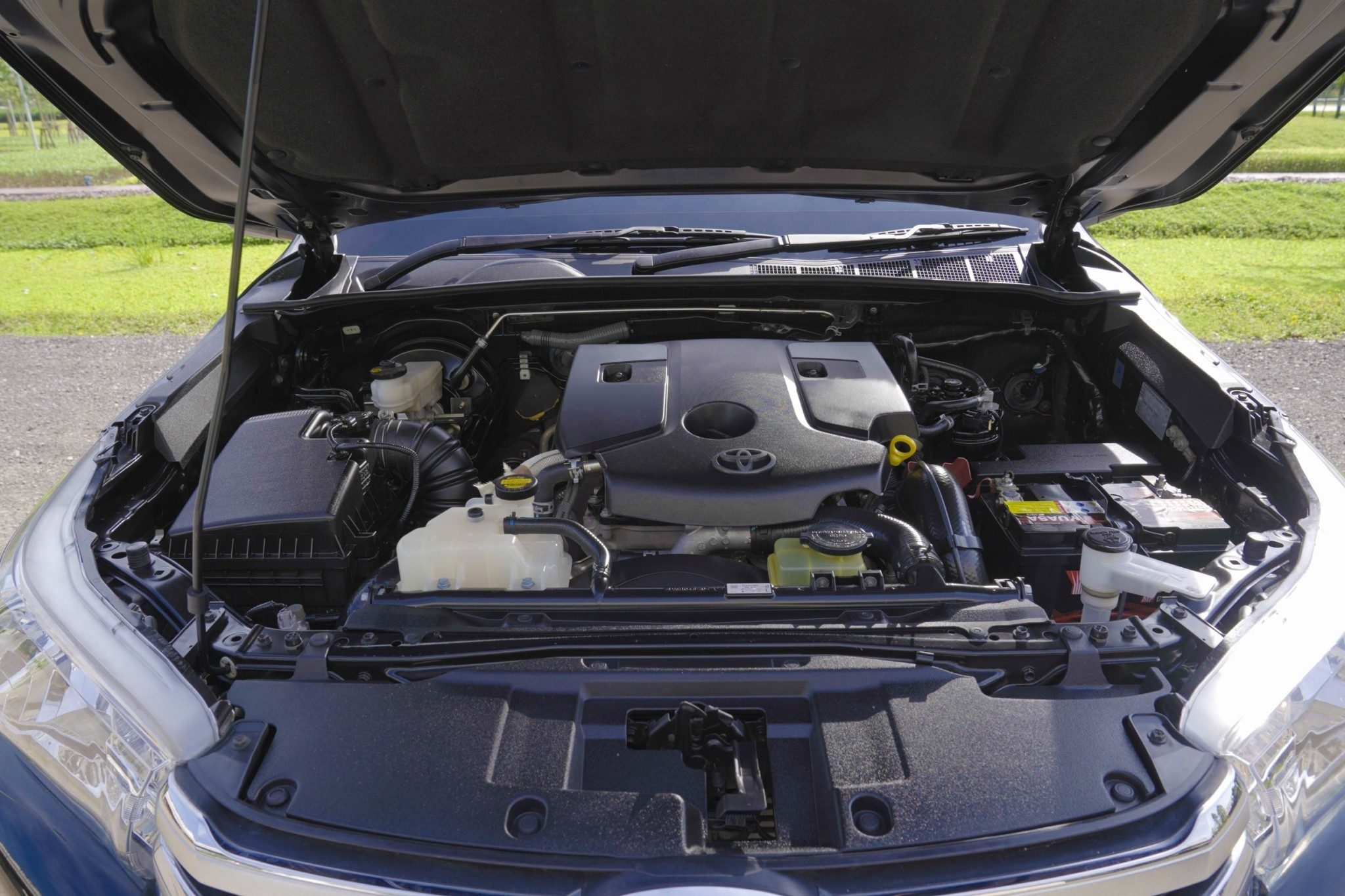 2016 TOYOTA HILUX REVO 2.4 E AT
