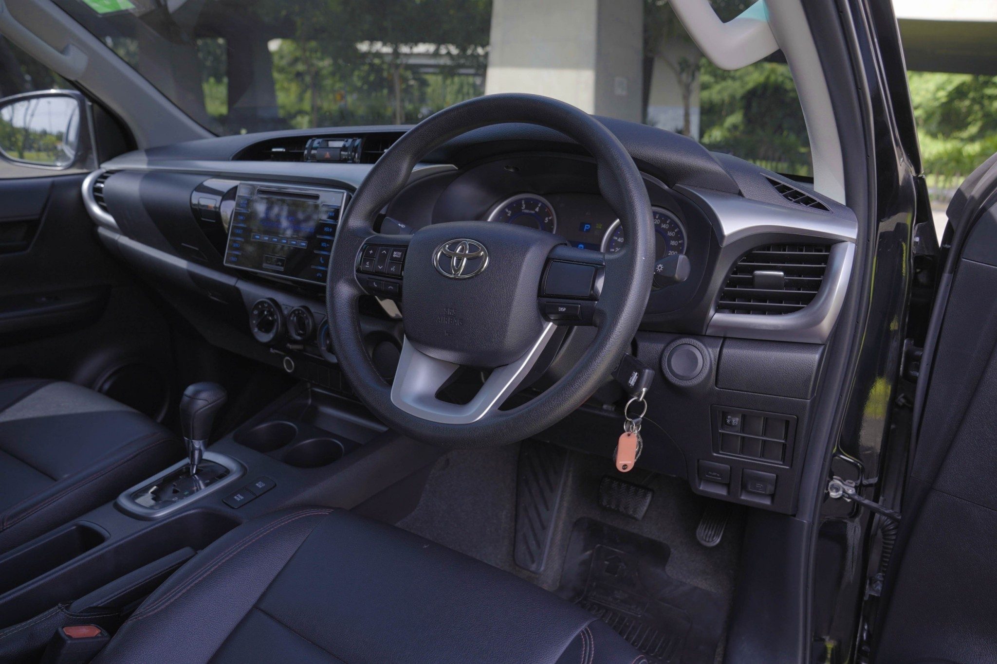 2016 TOYOTA HILUX REVO 2.4 E AT