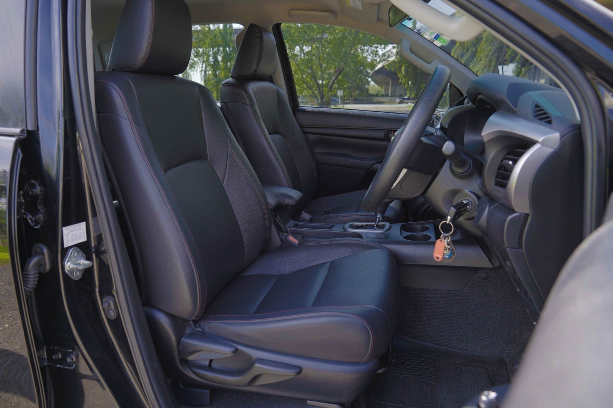 2016 TOYOTA HILUX REVO 2.4 E AT