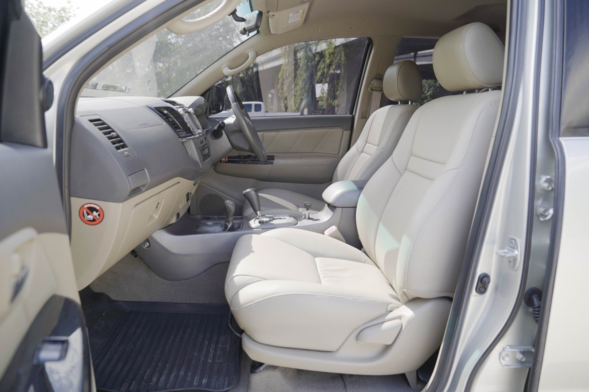 2012 TOYOTA FORTUNER 3.0 V AT
