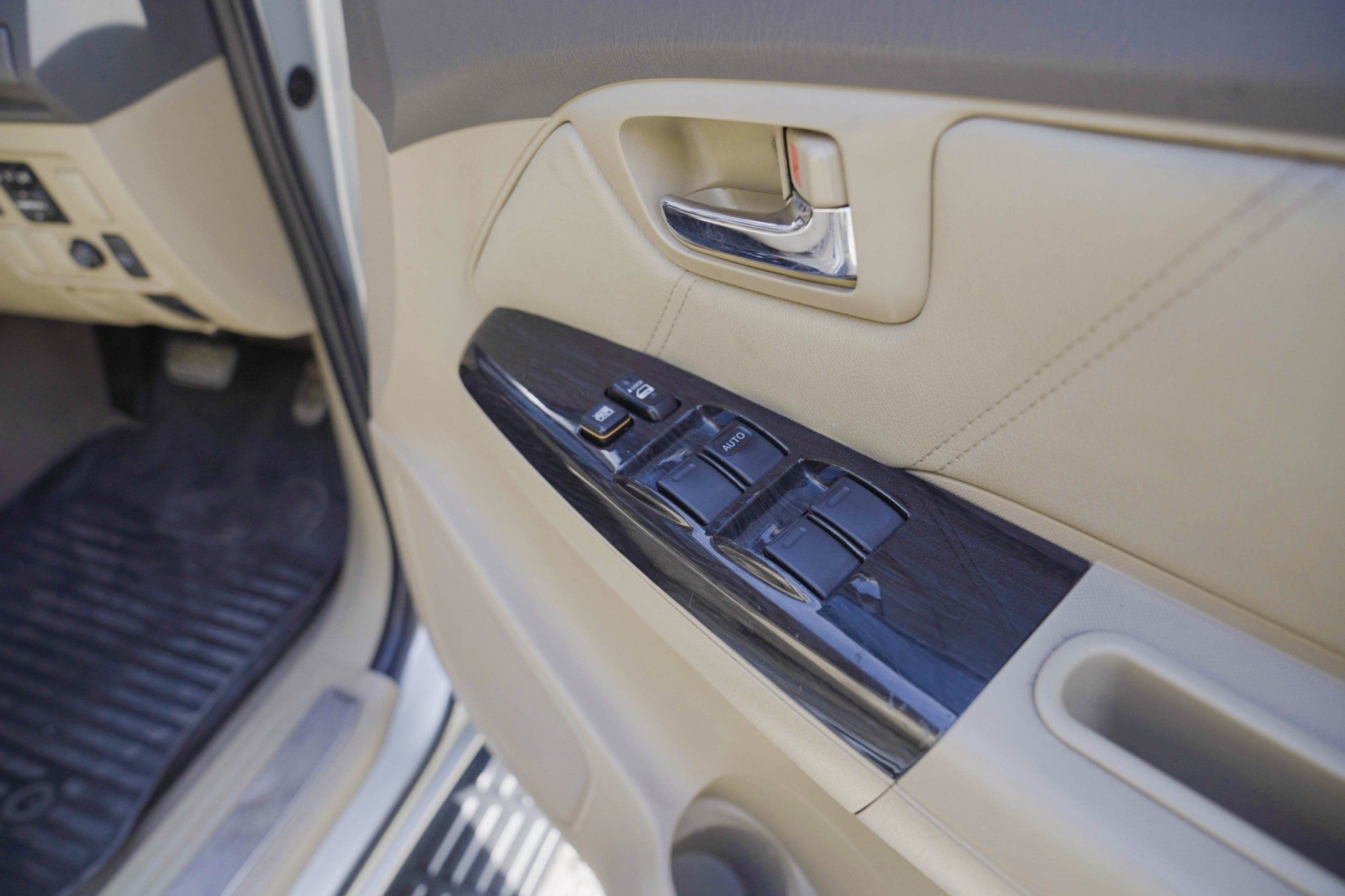 2012 TOYOTA FORTUNER 3.0 V AT