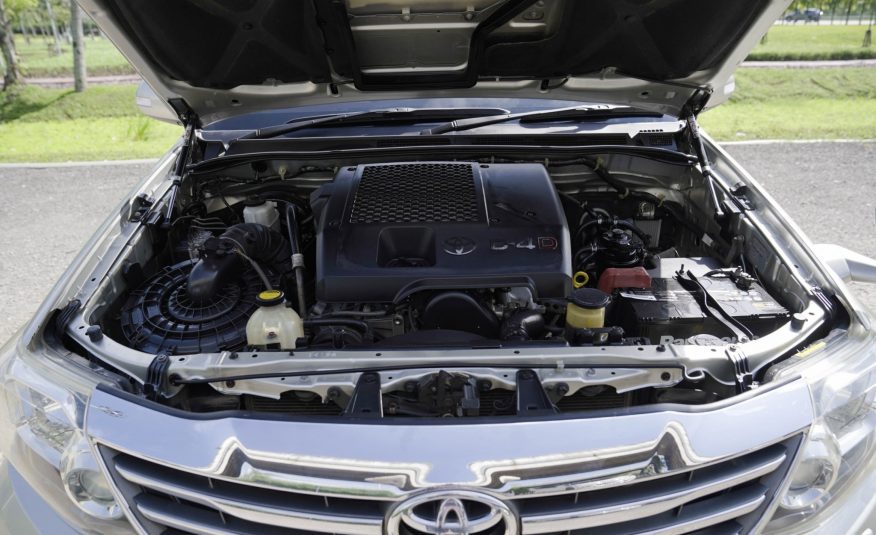 2012 TOYOTA FORTUNER 3.0 V AT