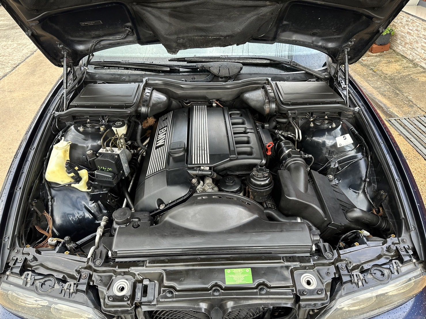 2001 BMW 523ia