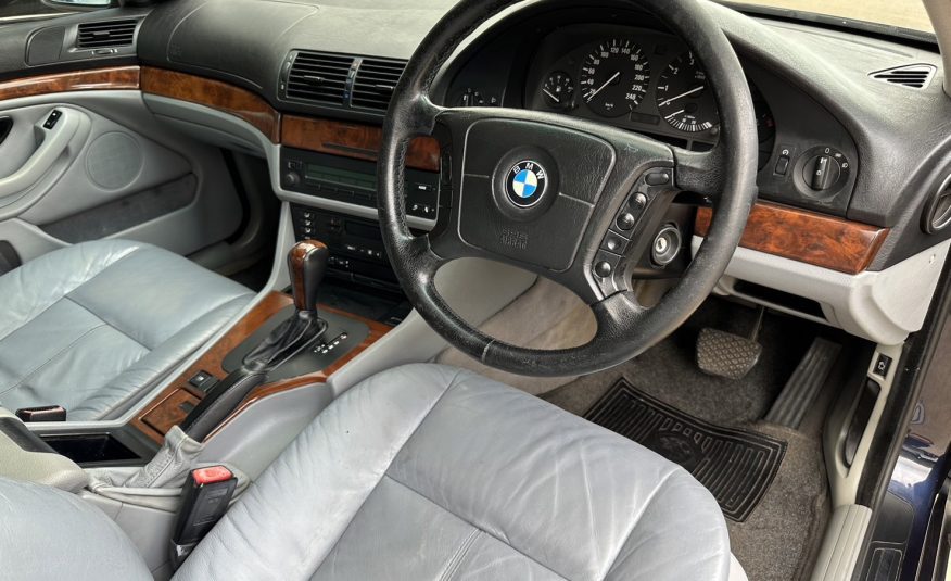 2001 BMW 523ia