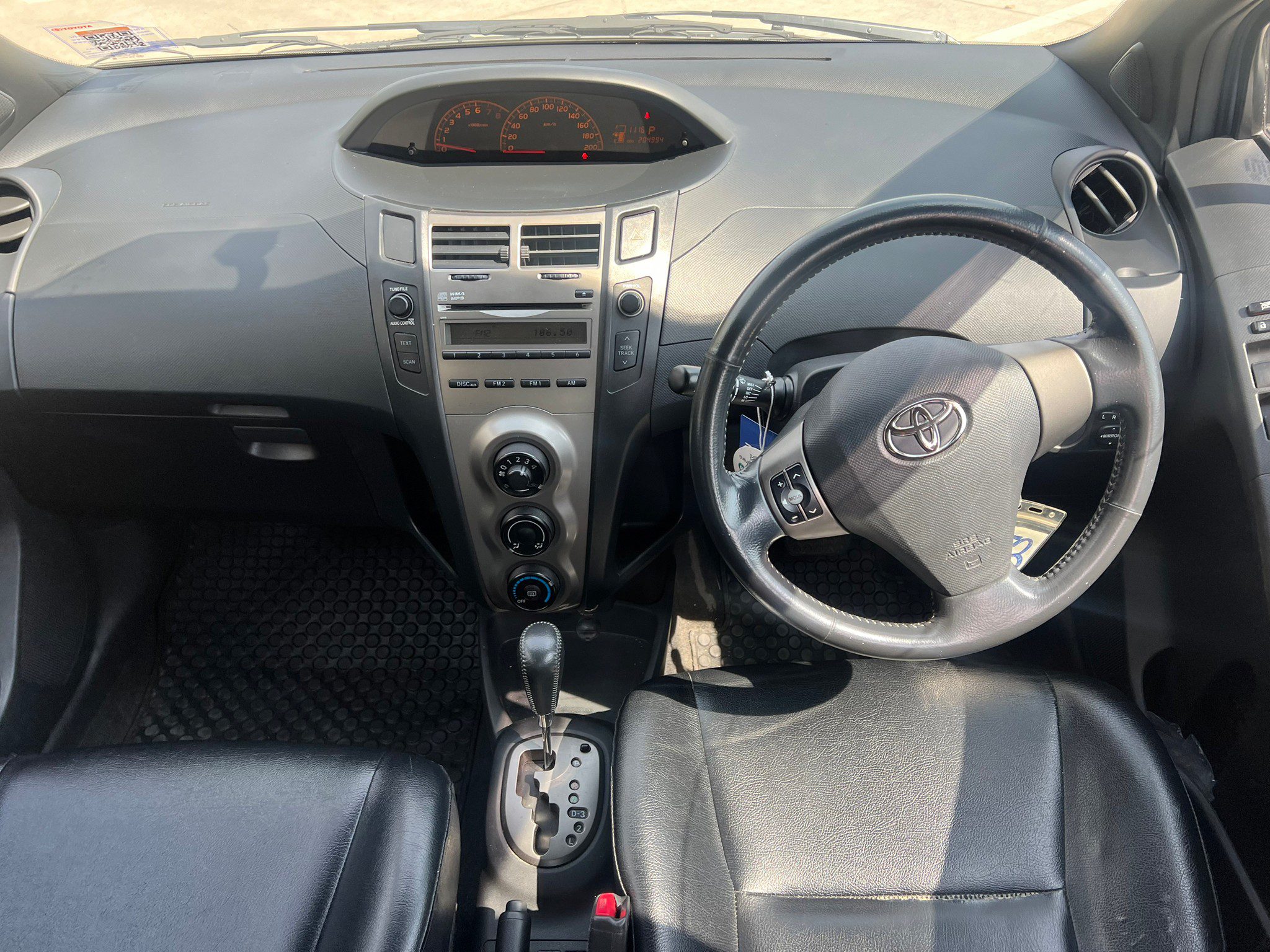 2010 TOYOTA YARIS 1.5S