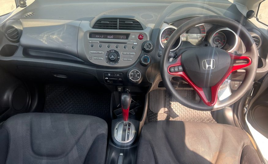 2009 HONDA JAZZ 1.5SV