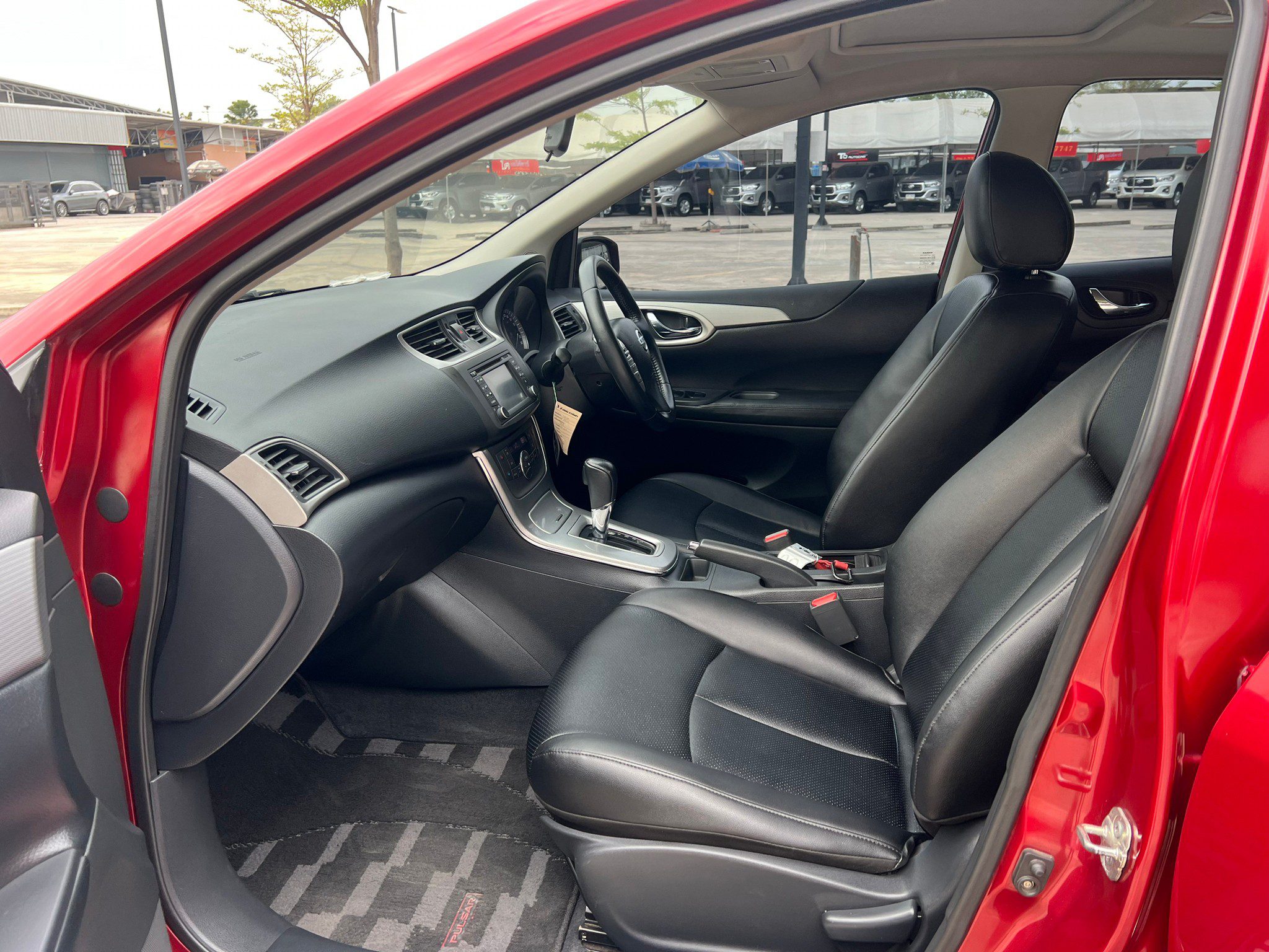 2013 NISSAN PULSAR Hatch  1.8
