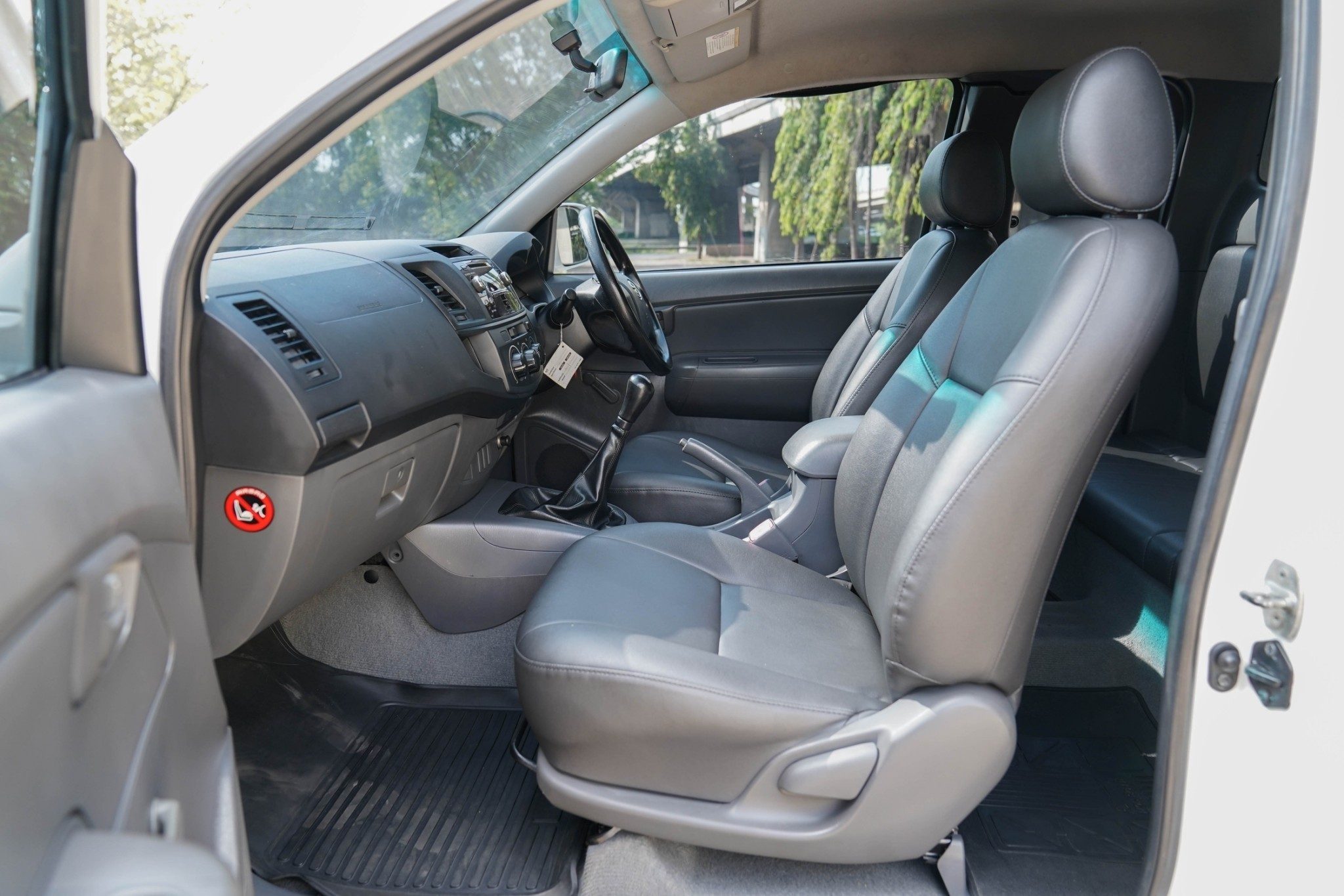 2015 TOYOTA VIGO CAB 2.5 J MT