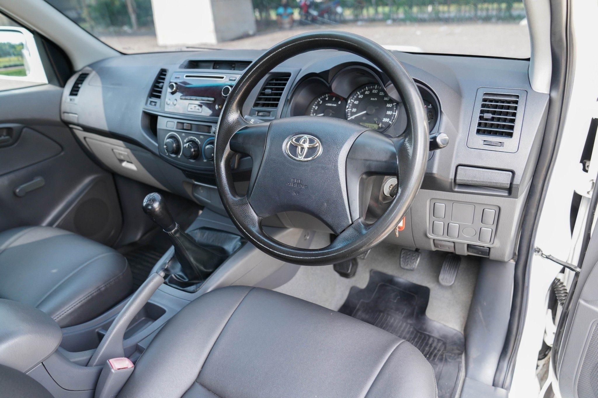 2015 TOYOTA VIGO CAB 2.5 J MT