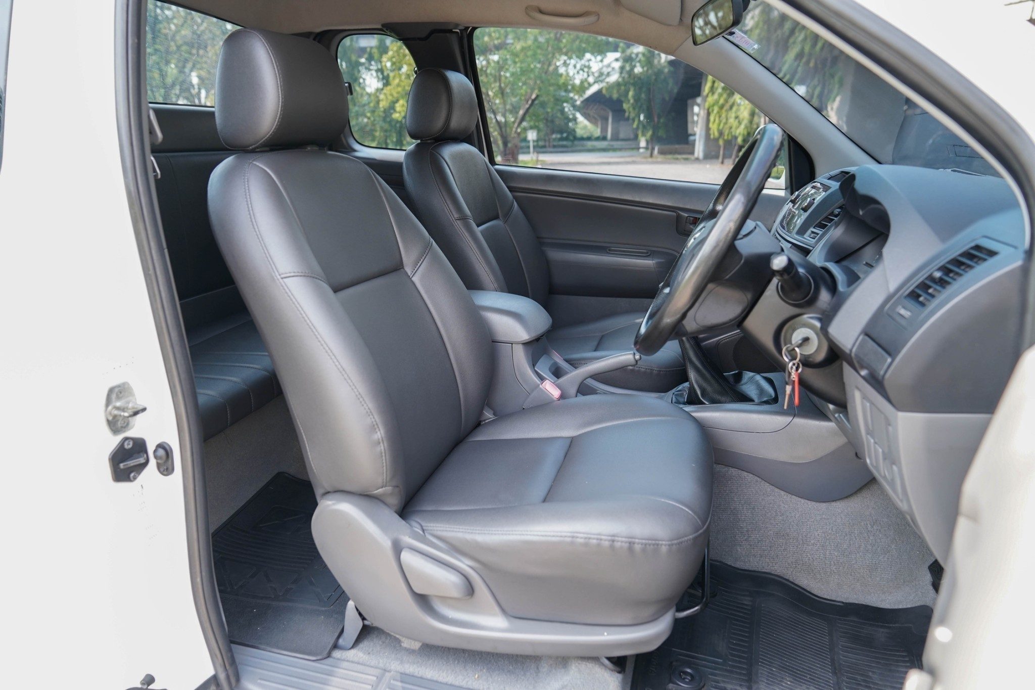 2015 TOYOTA VIGO CAB 2.5 J MT