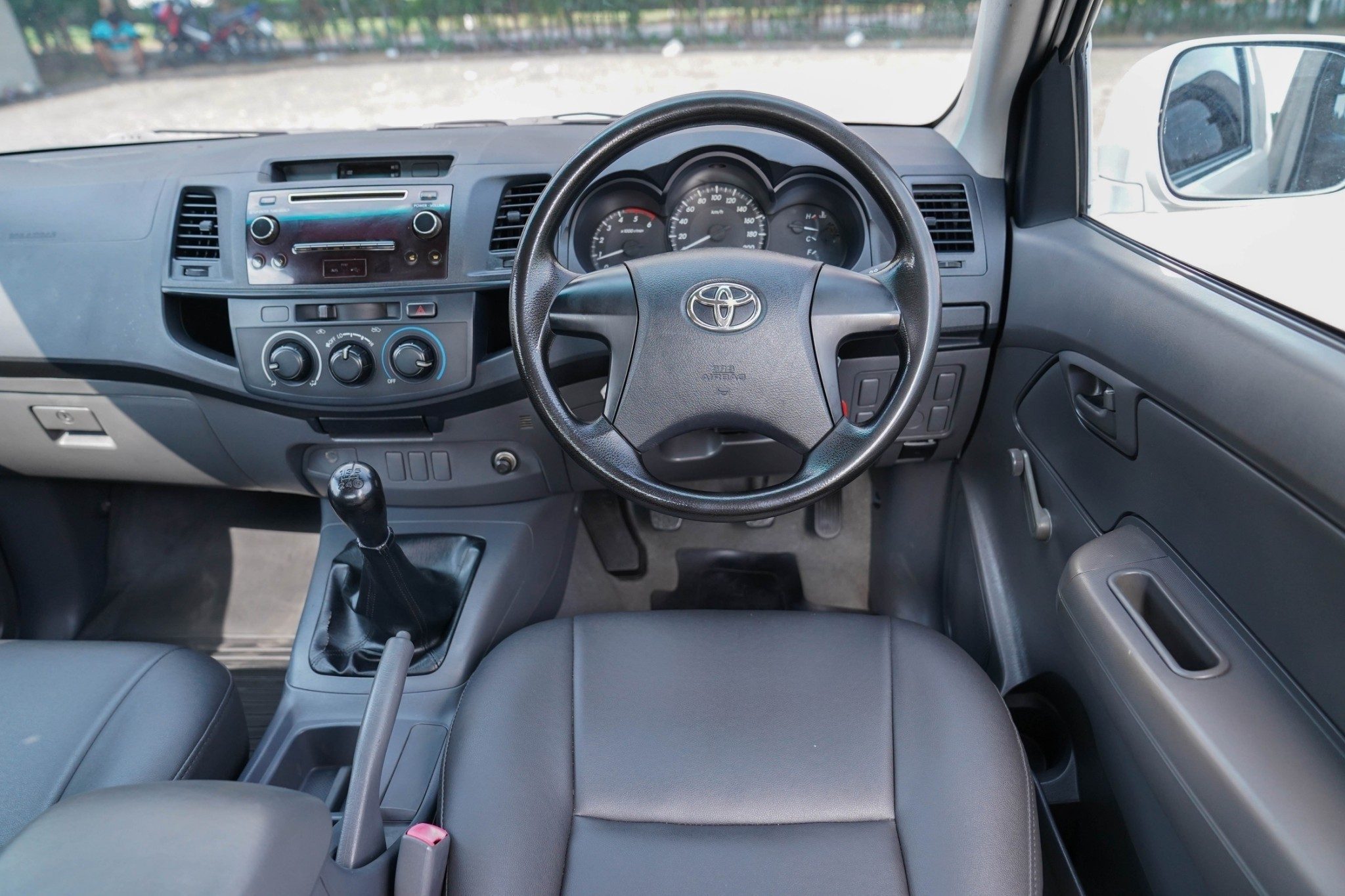 2015 TOYOTA VIGO CAB 2.5 J MT