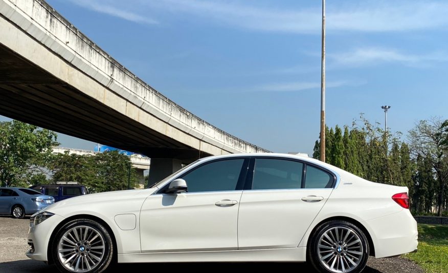 2016 BMW SERIES 3 330E luxury AT