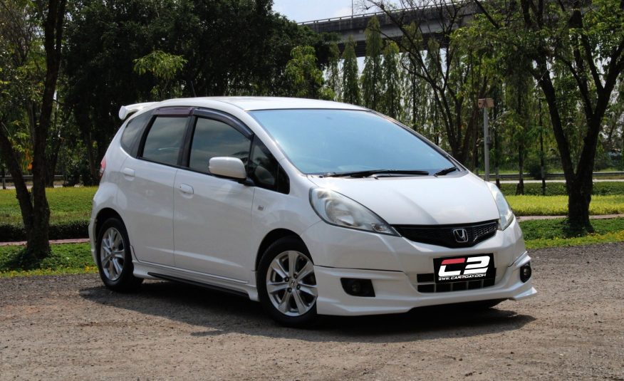 HONDA JAZZ 1.5 V AT