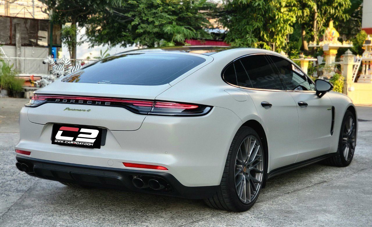 2022 Porsche Panamera 4 E Hybrid Platinum Edition