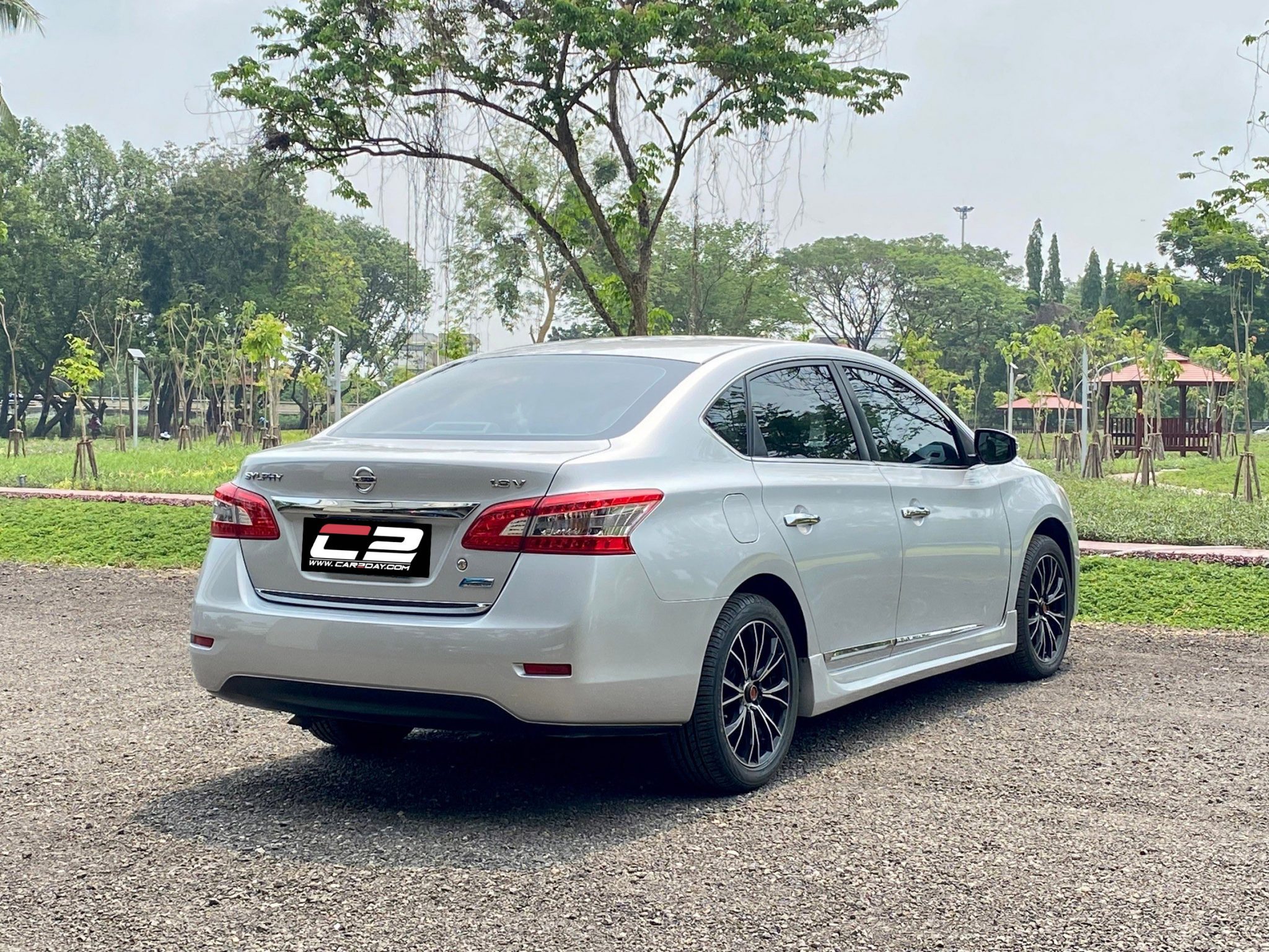 2012 NISSAN SYLPHY 1.8 V AT
